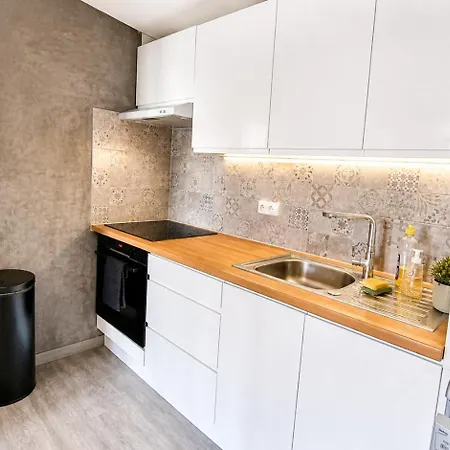 A 100 M - Moderne ! * ブルティニョール・シュル・メール